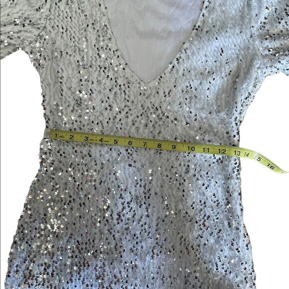 NWOT Bodycon DRESS Womens S Silver Deep V Sequined Long Sleeves Slit Cocktail - Picture 11 of 14